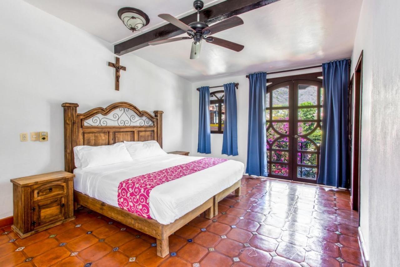 Caroline Bella Bed & Breakfast Ajijic Exterior photo