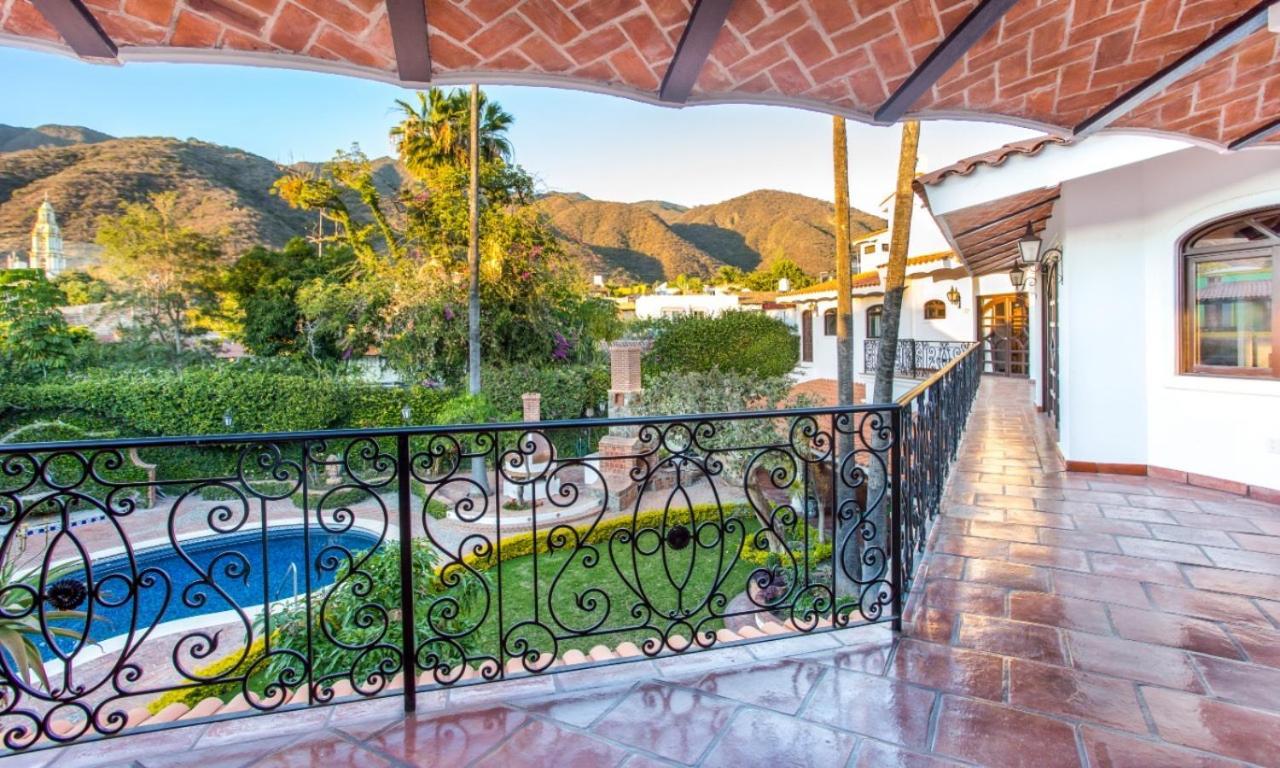 Caroline Bella Bed & Breakfast Ajijic Exterior photo